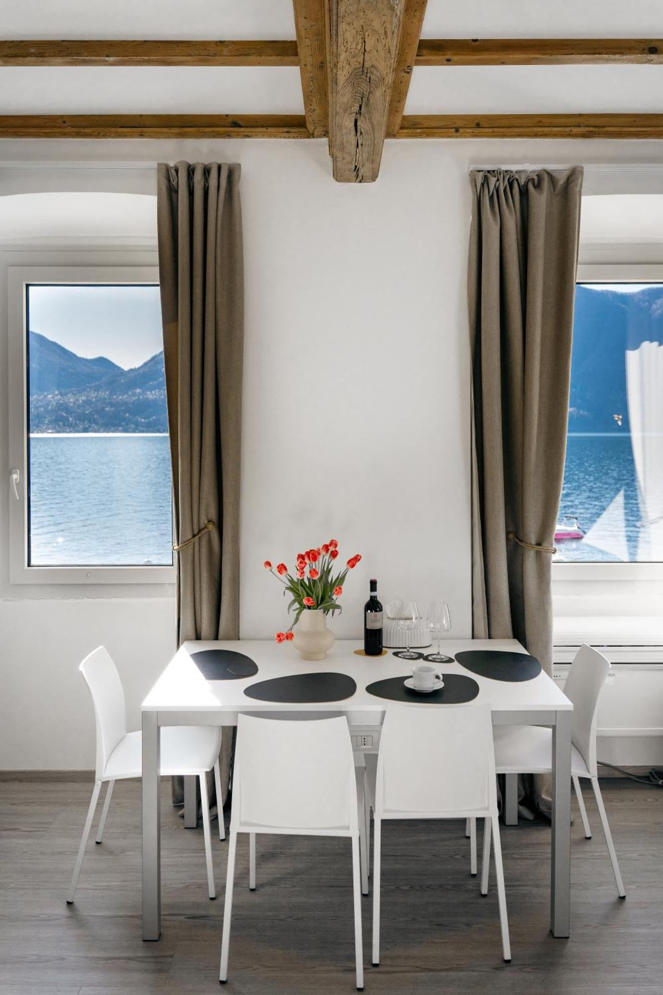 Belvedere 237B Lakeview Luxury Apartment Ghiffa Luaran gambar